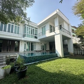 Luxury Detached House in Sukhumvit 71 for Sale, Bangkok House for sale near BTS-Modern Contemporary