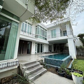 Luxury Detached House in Sukhumvit 71 for Sale, Bangkok House for sale near BTS-Modern Contemporary