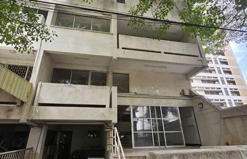 ขายโฮมออฟฟิศ ห้องหัวมุม ซอยถนนปั้น ขนาด 45.4 ตารางวา ใกล้ BTS เซนต์หลุยส์ ลดราคาพิเศษ โทร 061-982-9696