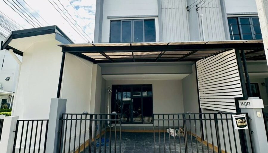 ขายทาวน์โฮมหลังมุม 2 ชั้น เฌอ บางขุนนนท์