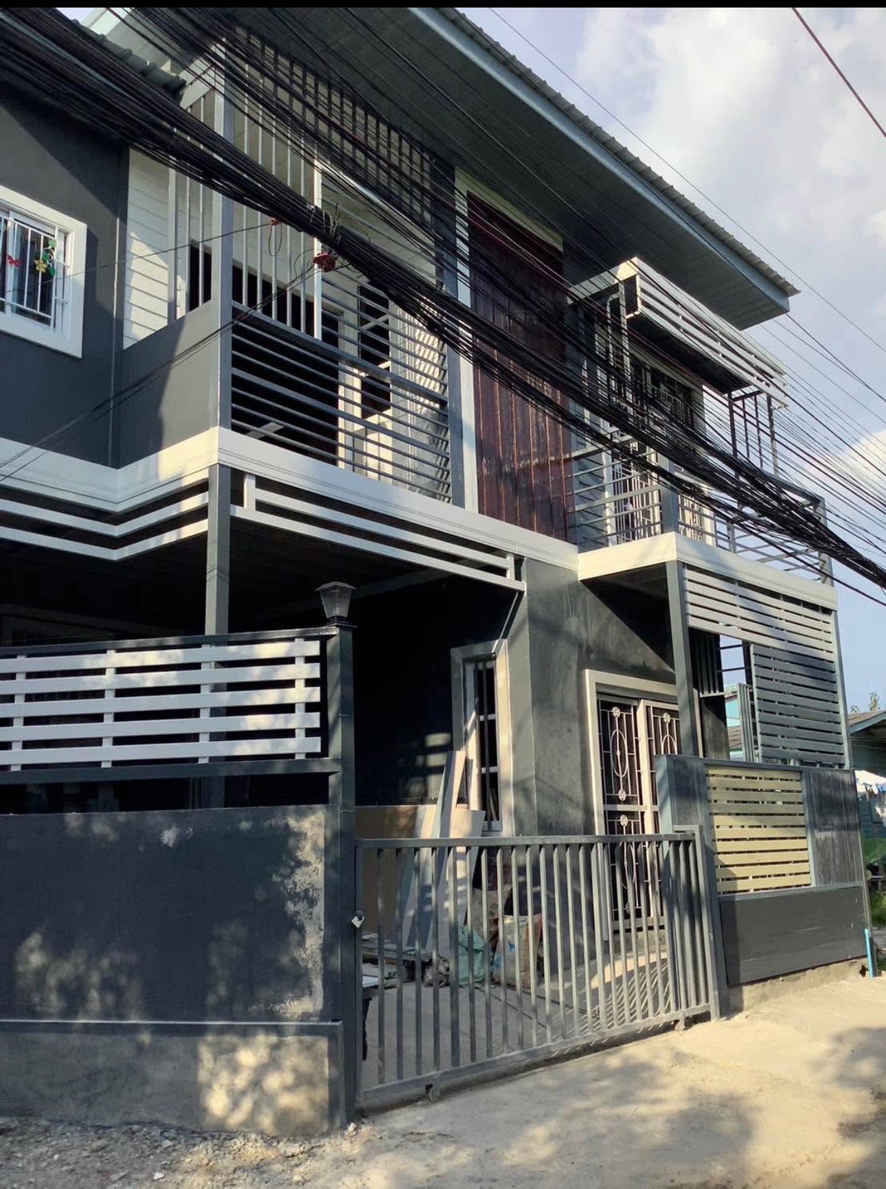 ให้เช่าบ้านเดี่ยว 2 ชั้น 45วา2 ห้องนอน 3 ห้องน้ำแอร์ ถนนกรุงเทพ-
