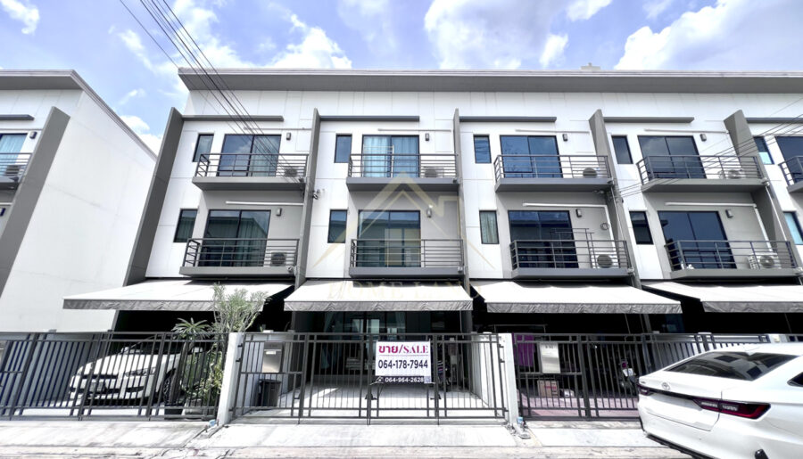 ทาวน์โฮม 3 ชั้น บ้านกลางเมือง ราชพฤกษ์ – พระราม 5 ต้นโครงการ