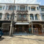 ขายทาวน์โฮม 3 ชั้นเล่นระดับ บ้านกลางเมือง โชคชัย 4