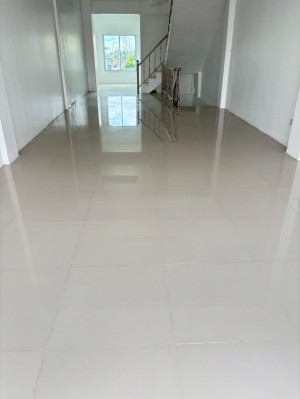 ตึกแถว-อาคารพาณิชย์ ขาย ทำเลทองติดถนนใหญ่ ตรงข้ามโลตัสคลองหลวง ตึกแถวคลองหนึ่ง-ปทุมธานีทำเลค้าขายดี, ราคาถูกกว่าตลาด ถ.เลียบคลองหนึ่ง