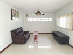 ขาย บ้าน ขายบ้านศรีราชาใกล้ ใกล้แหล่งท่องเที่ยวพัทยา แหลมฉบัง ใจกลางศรีราชา ห้างโรงเรียนโรงพยาบาล
